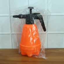 1.5L Heavy-Duty Plastic Pressure Spray Bottle with Adjustable Nozzle